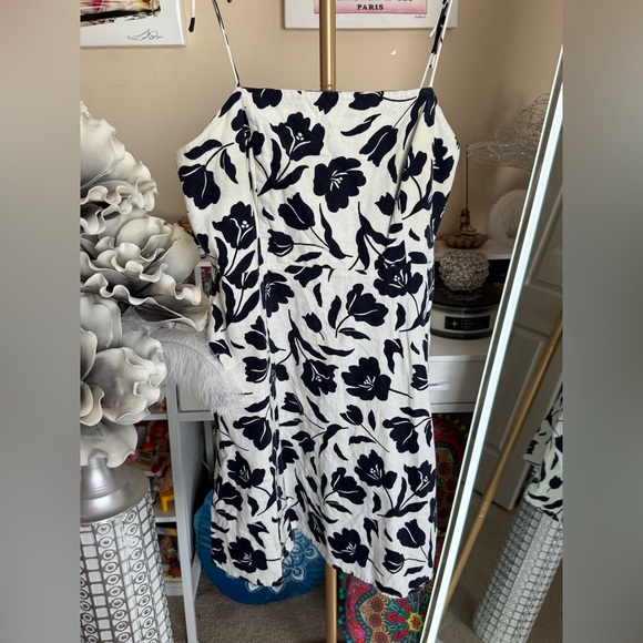 Old Navy Black and White Knit Top - Picture 1 of 4